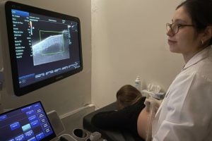 El Hospital San Roque incorporó equipamiento tecnológico único en el país para tratamientos dermatológicos